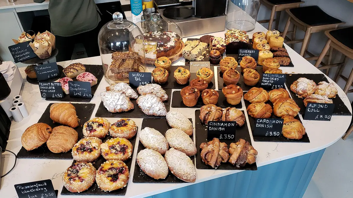 Family Bakery (Widnes) – bakery in Widnes town centre